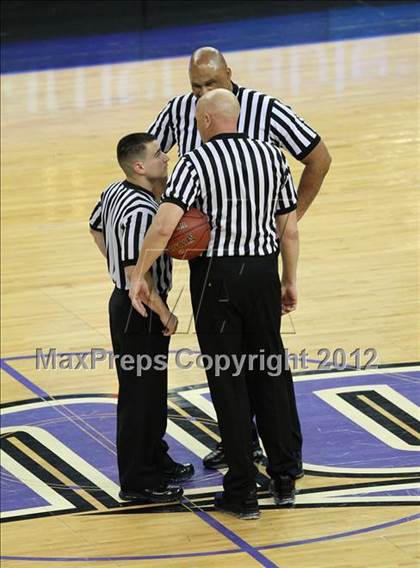 Thumbnail 2 in Newark Memorial vs. Archbishop Mitty (CIF D2 NorCal Regional Final) photogallery.