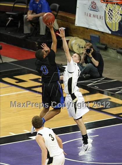 Thumbnail 1 in Newark Memorial vs. Archbishop Mitty (CIF D2 NorCal Regional Final) photogallery.
