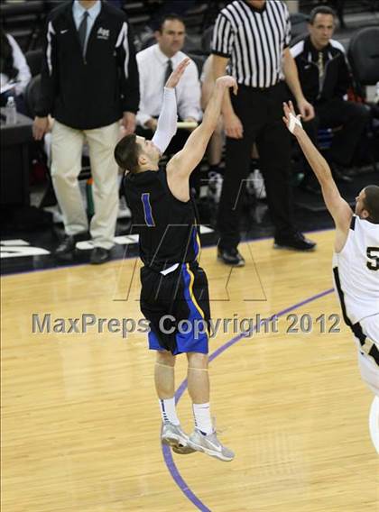 Thumbnail 2 in Newark Memorial vs. Archbishop Mitty (CIF D2 NorCal Regional Final) photogallery.