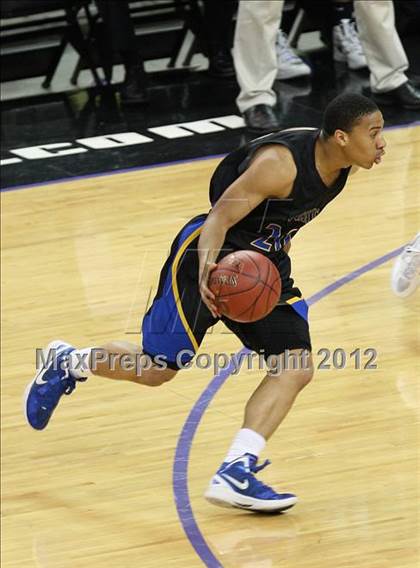 Thumbnail 3 in Newark Memorial vs. Archbishop Mitty (CIF D2 NorCal Regional Final) photogallery.
