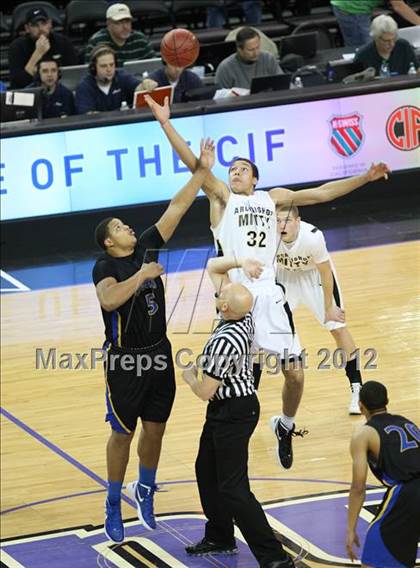 Thumbnail 2 in Newark Memorial vs. Archbishop Mitty (CIF D2 NorCal Regional Final) photogallery.