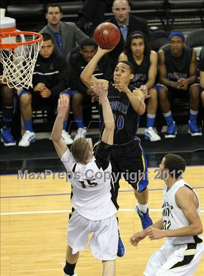 Thumbnail 2 in Newark Memorial vs. Archbishop Mitty (CIF D2 NorCal Regional Final) photogallery.