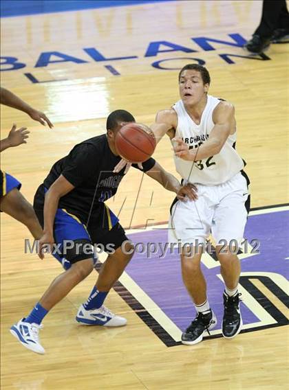 Thumbnail 3 in Newark Memorial vs. Archbishop Mitty (CIF D2 NorCal Regional Final) photogallery.