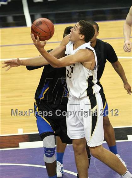 Thumbnail 2 in Newark Memorial vs. Archbishop Mitty (CIF D2 NorCal Regional Final) photogallery.