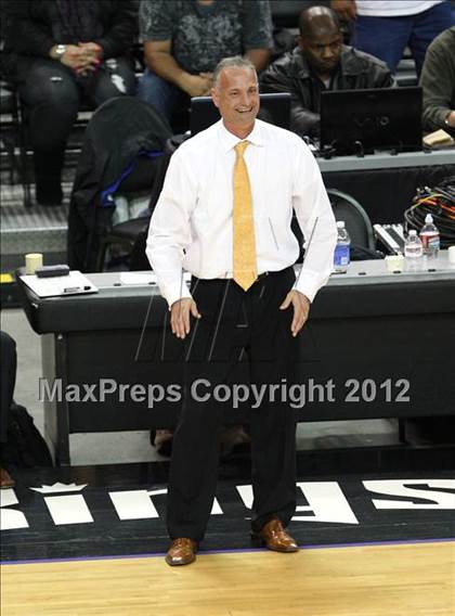 Thumbnail 2 in Newark Memorial vs. Archbishop Mitty (CIF D2 NorCal Regional Final) photogallery.