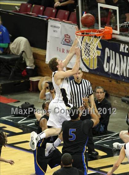 Thumbnail 1 in Newark Memorial vs. Archbishop Mitty (CIF D2 NorCal Regional Final) photogallery.