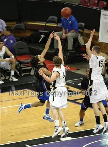 Thumbnail 3 in Newark Memorial vs. Archbishop Mitty (CIF D2 NorCal Regional Final) photogallery.
