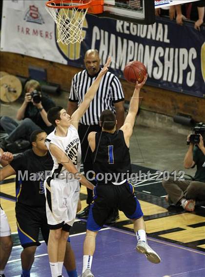 Thumbnail 2 in Newark Memorial vs. Archbishop Mitty (CIF D2 NorCal Regional Final) photogallery.