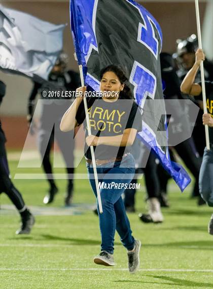 Thumbnail 2 in Del Rio vs. Weslaco East (UIL 6A Area Playoff) photogallery.