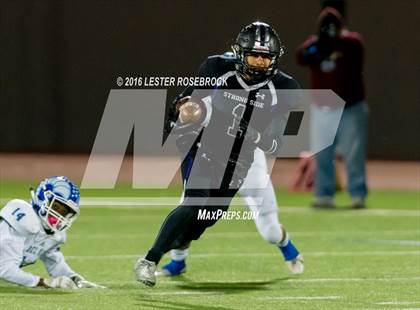 Thumbnail 2 in Del Rio vs. Weslaco East (UIL 6A Area Playoff) photogallery.