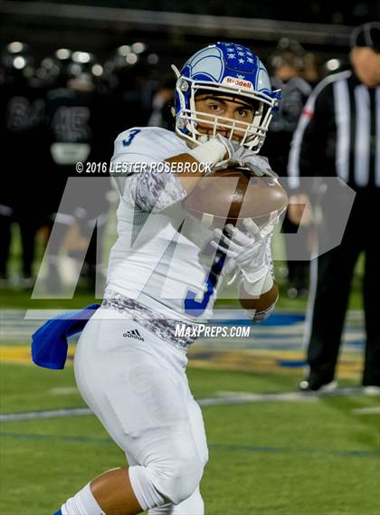 Thumbnail 1 in Del Rio vs. Weslaco East (UIL 6A Area Playoff) photogallery.
