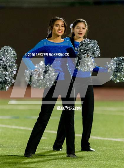 Thumbnail 1 in Del Rio vs. Weslaco East (UIL 6A Area Playoff) photogallery.