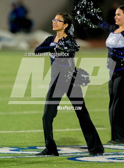 Thumbnail 2 in Del Rio vs. Weslaco East (UIL 6A Area Playoff) photogallery.