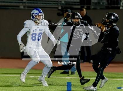 Thumbnail 2 in Del Rio vs. Weslaco East (UIL 6A Area Playoff) photogallery.