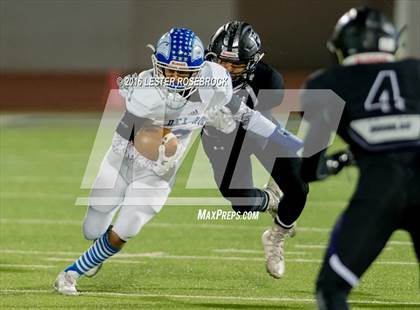 Thumbnail 2 in Del Rio vs. Weslaco East (UIL 6A Area Playoff) photogallery.