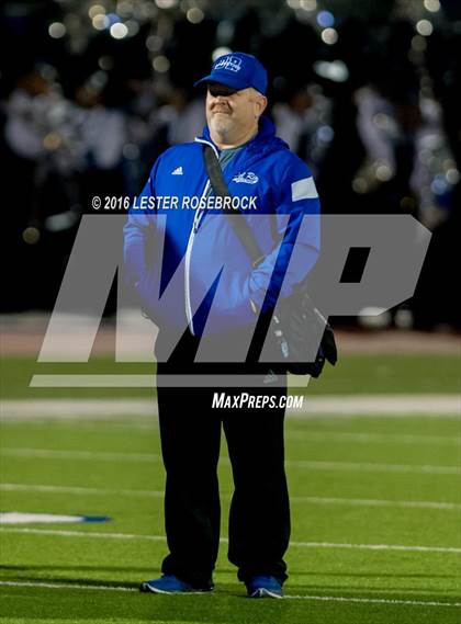 Thumbnail 1 in Del Rio vs. Weslaco East (UIL 6A Area Playoff) photogallery.