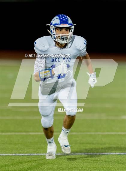 Thumbnail 3 in Del Rio vs. Weslaco East (UIL 6A Area Playoff) photogallery.