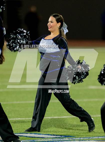 Thumbnail 1 in Del Rio vs. Weslaco East (UIL 6A Area Playoff) photogallery.