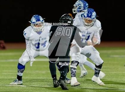 Thumbnail 1 in Del Rio vs. Weslaco East (UIL 6A Area Playoff) photogallery.