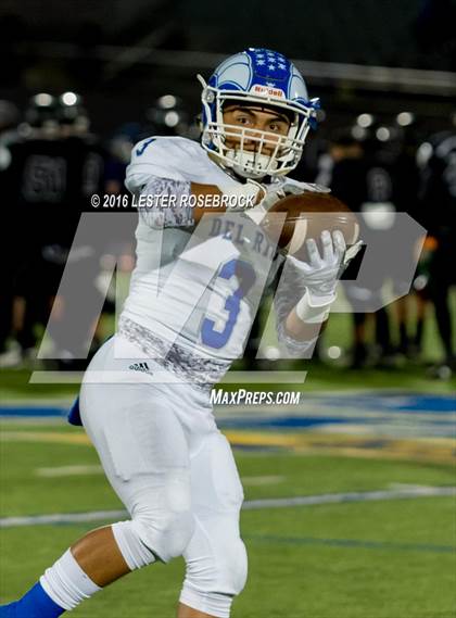 Thumbnail 3 in Del Rio vs. Weslaco East (UIL 6A Area Playoff) photogallery.