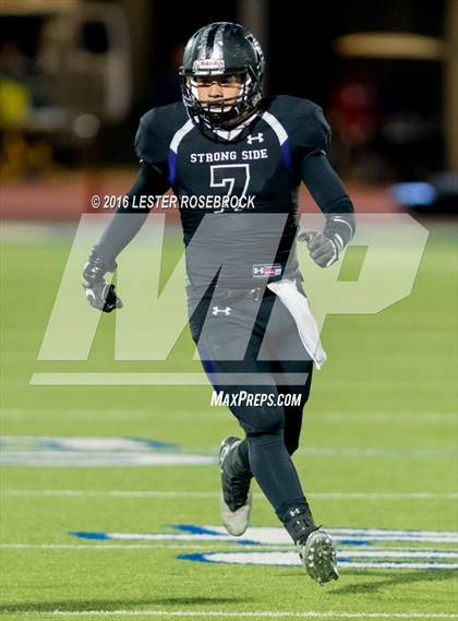 Thumbnail 1 in Del Rio vs. Weslaco East (UIL 6A Area Playoff) photogallery.