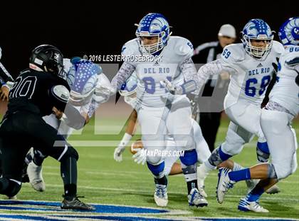 Thumbnail 2 in Del Rio vs. Weslaco East (UIL 6A Area Playoff) photogallery.