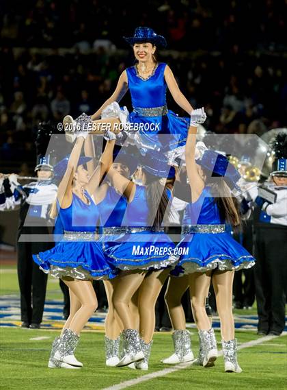 Thumbnail 1 in Del Rio vs. Weslaco East (UIL 6A Area Playoff) photogallery.