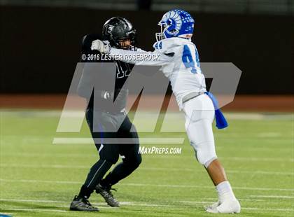 Thumbnail 3 in Del Rio vs. Weslaco East (UIL 6A Area Playoff) photogallery.