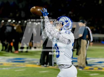 Thumbnail 3 in Del Rio vs. Weslaco East (UIL 6A Area Playoff) photogallery.