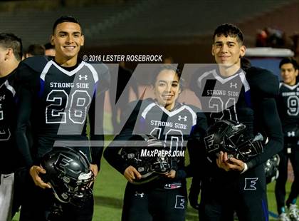 Thumbnail 2 in Del Rio vs. Weslaco East (UIL 6A Area Playoff) photogallery.