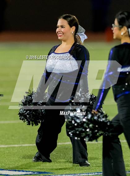 Thumbnail 3 in Del Rio vs. Weslaco East (UIL 6A Area Playoff) photogallery.