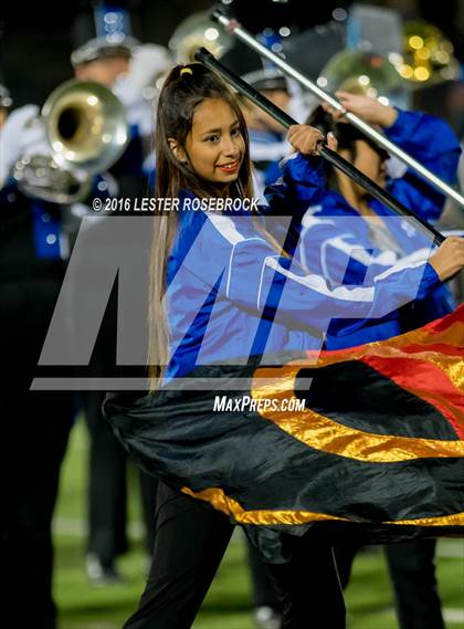 Thumbnail 2 in Del Rio vs. Weslaco East (UIL 6A Area Playoff) photogallery.