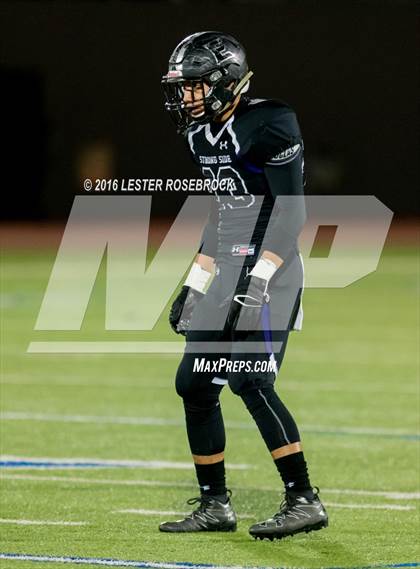 Thumbnail 2 in Del Rio vs. Weslaco East (UIL 6A Area Playoff) photogallery.