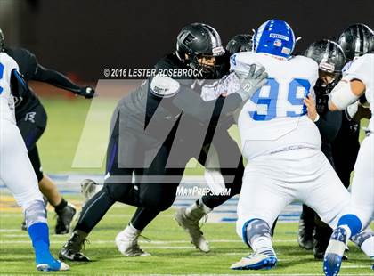 Thumbnail 2 in Del Rio vs. Weslaco East (UIL 6A Area Playoff) photogallery.