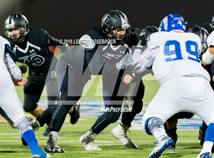 Thumbnail 1 in Del Rio vs. Weslaco East (UIL 6A Area Playoff) photogallery.