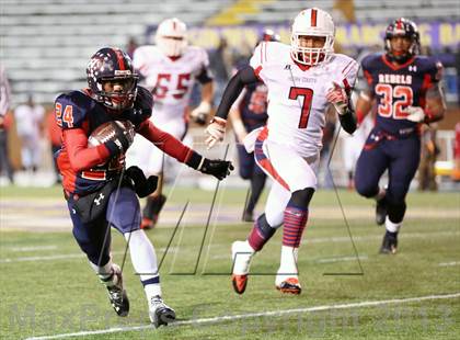 Thumbnail 3 in West vs. Henry County (TSSAA Division I Class 5A BlueCross Bowl)  photogallery.