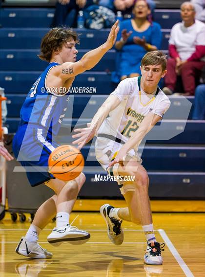 Thumbnail 1 in Eureka vs. Smith Valley (NIAA 1A State Championship) photogallery.