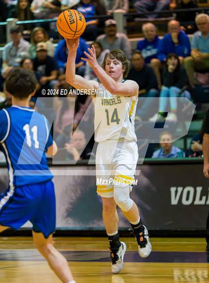 Thumbnail 2 in Eureka vs. Smith Valley (NIAA 1A State Championship) photogallery.