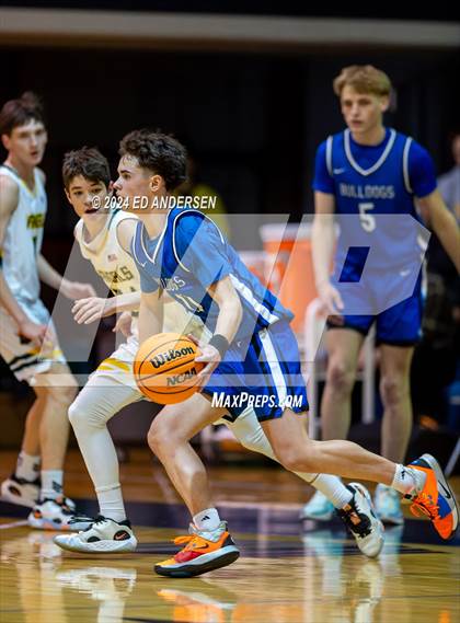 Thumbnail 3 in Eureka vs. Smith Valley (NIAA 1A State Championship) photogallery.