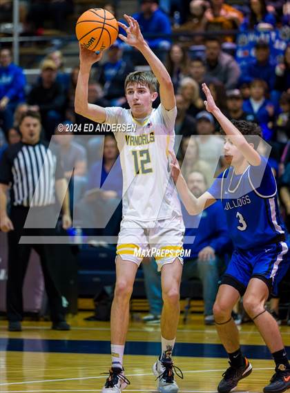 Thumbnail 2 in Eureka vs. Smith Valley (NIAA 1A State Championship) photogallery.