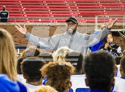 Thumbnail 1 in Mansfield Summit vs. Highland Park (UIL 5A DI Regional Playoff) photogallery.