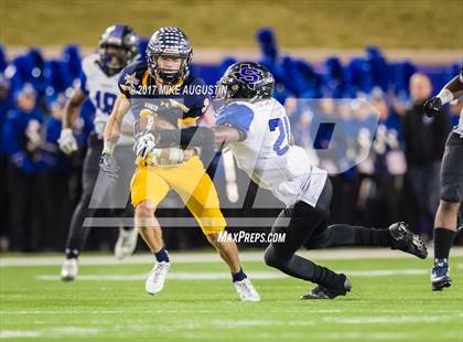 Thumbnail 2 in Mansfield Summit vs. Highland Park (UIL 5A DI Regional Playoff) photogallery.