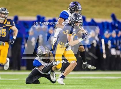 Thumbnail 2 in Mansfield Summit vs. Highland Park (UIL 5A DI Regional Playoff) photogallery.