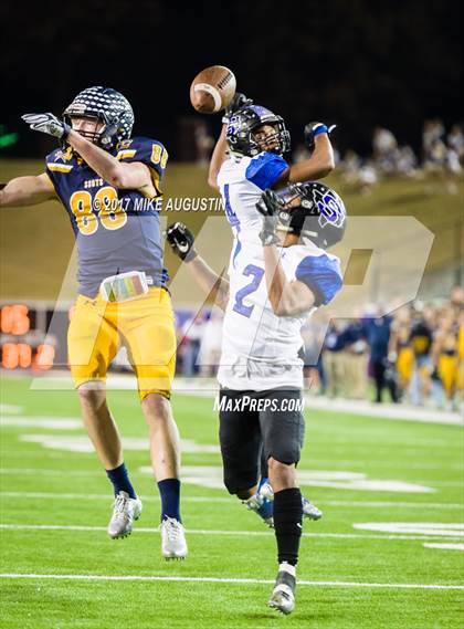 Thumbnail 1 in Mansfield Summit vs. Highland Park (UIL 5A DI Regional Playoff) photogallery.