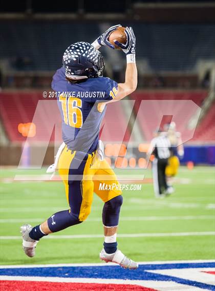 Thumbnail 3 in Mansfield Summit vs. Highland Park (UIL 5A DI Regional Playoff) photogallery.