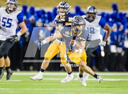 Thumbnail 2 in Mansfield Summit vs. Highland Park (UIL 5A DI Regional Playoff) photogallery.