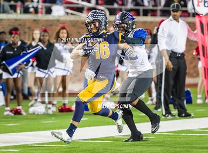 Thumbnail 3 in Mansfield Summit vs. Highland Park (UIL 5A DI Regional Playoff) photogallery.