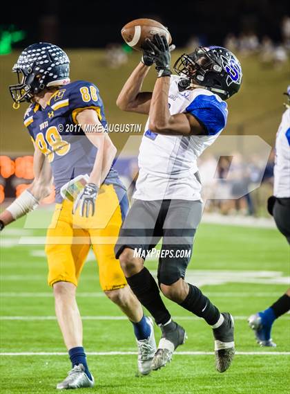 Thumbnail 2 in Mansfield Summit vs. Highland Park (UIL 5A DI Regional Playoff) photogallery.