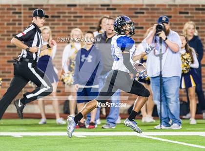 Thumbnail 2 in Mansfield Summit vs. Highland Park (UIL 5A DI Regional Playoff) photogallery.