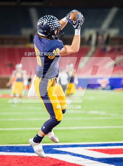Thumbnail 1 in Mansfield Summit vs. Highland Park (UIL 5A DI Regional Playoff) photogallery.